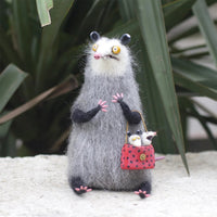 Anxious mother opossum(⏰7 in stock)